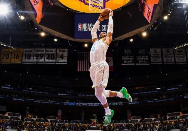 韦少适应替补渐入佳境 截止日前留队可能大大增加