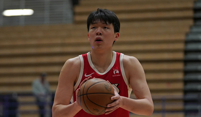 半岛体育官网-今日继续休战！杨瀚森因背伤再次缺战G联赛：赛前曾参加热身训练