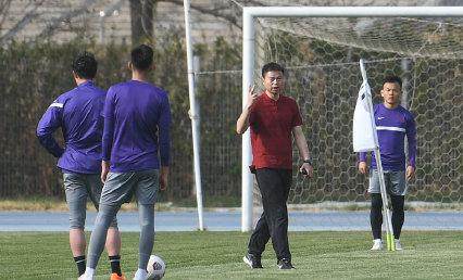 半岛体育官网-津门虎虚弱复活或以全华班作战 于根伟压力很大